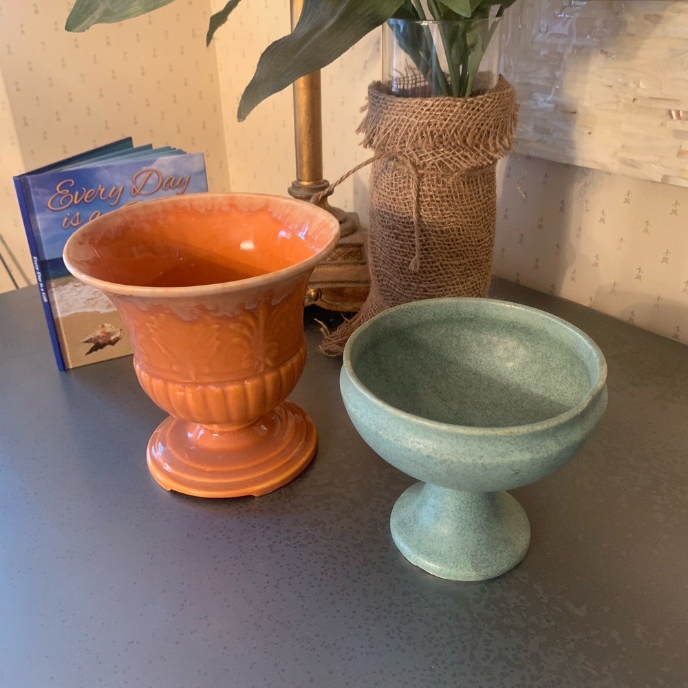 Vintage, McCoy Floraline MINT GREEN footed planter, matte glaze, number 461.